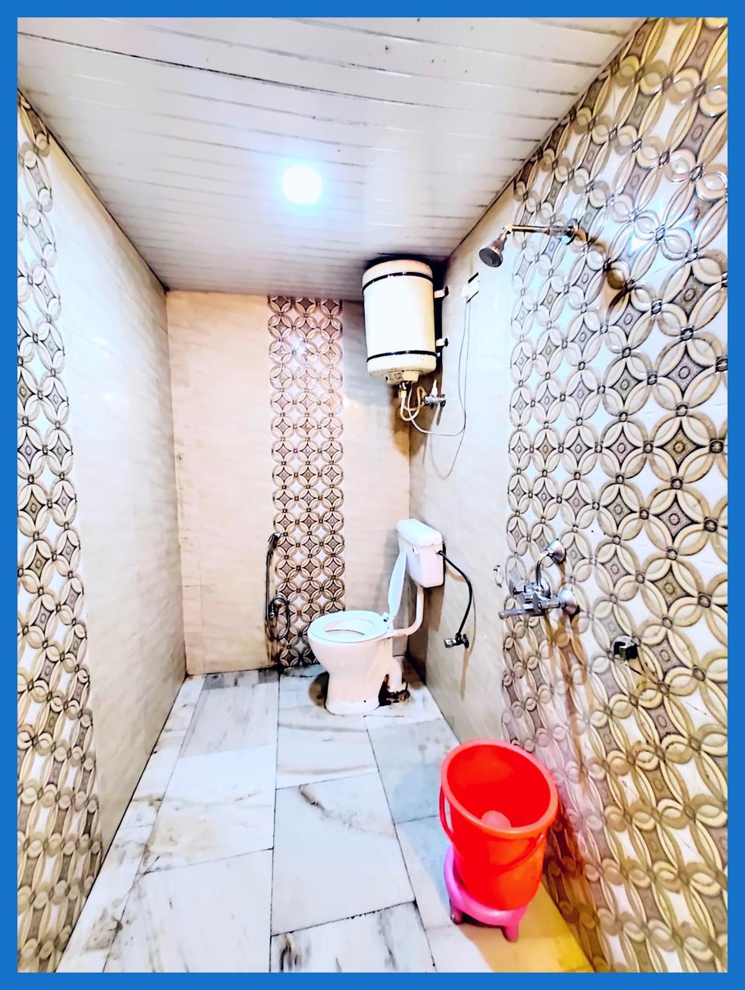 Flattiess ! Hotel Near Mall Road - Open Sitting Area On Terrace With Full Naini Lake View And Mountain Valley View - Wi Fi - Room Service Available - Top Rated Hotel Nainital Exterior foto